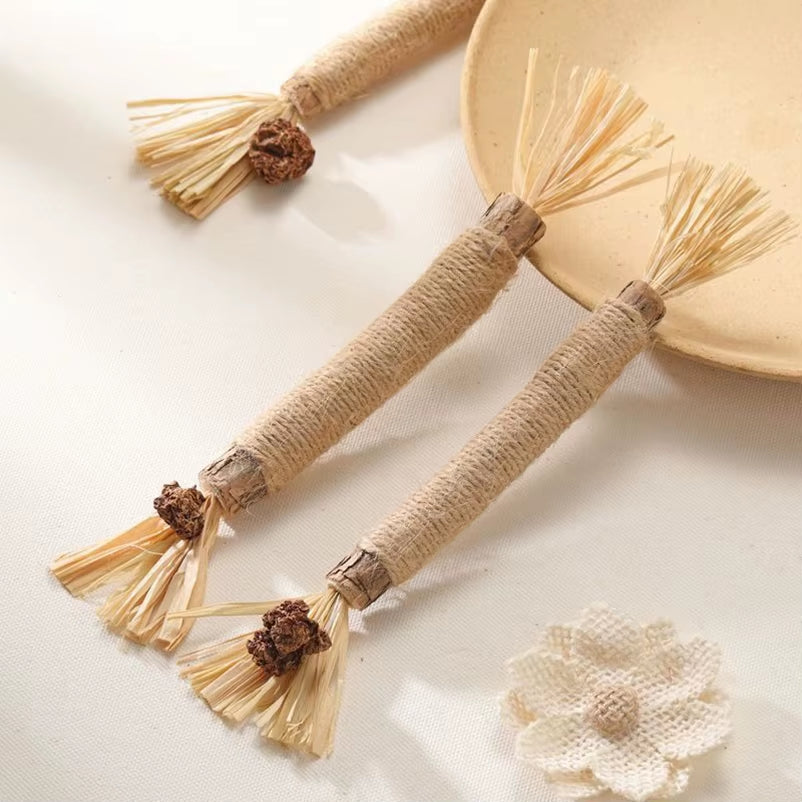 Popular Wood Polygonum Teasing Cat Toy Snacks Self-Hi Gnawing Teeth Cleaning Natural Molar Stick